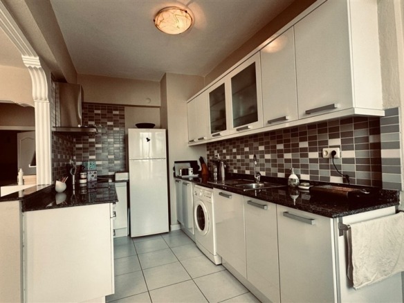 YAPRAK APARTMANI
