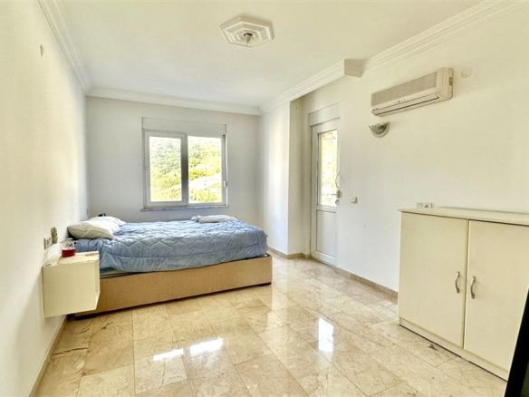 OCEAN VIEWS APARTMENT